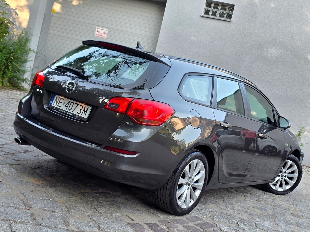 Elbląg Opel Astra Benz 120kmNavi czujniki parkowania skory alufelgiZAREJESTROWANYMod 2013