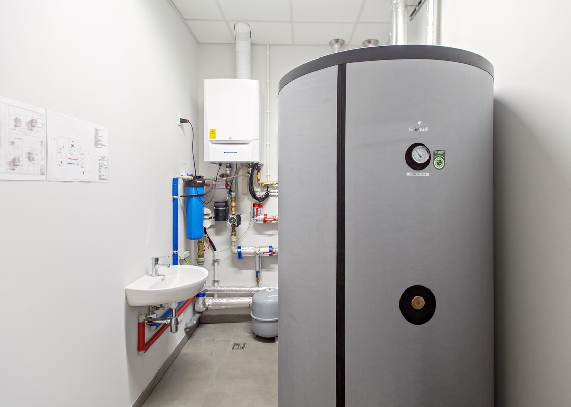 Elbląg Hala produkcyjna z suwnicami – idealna przestrzeń dla przemysłu ciężkiego!