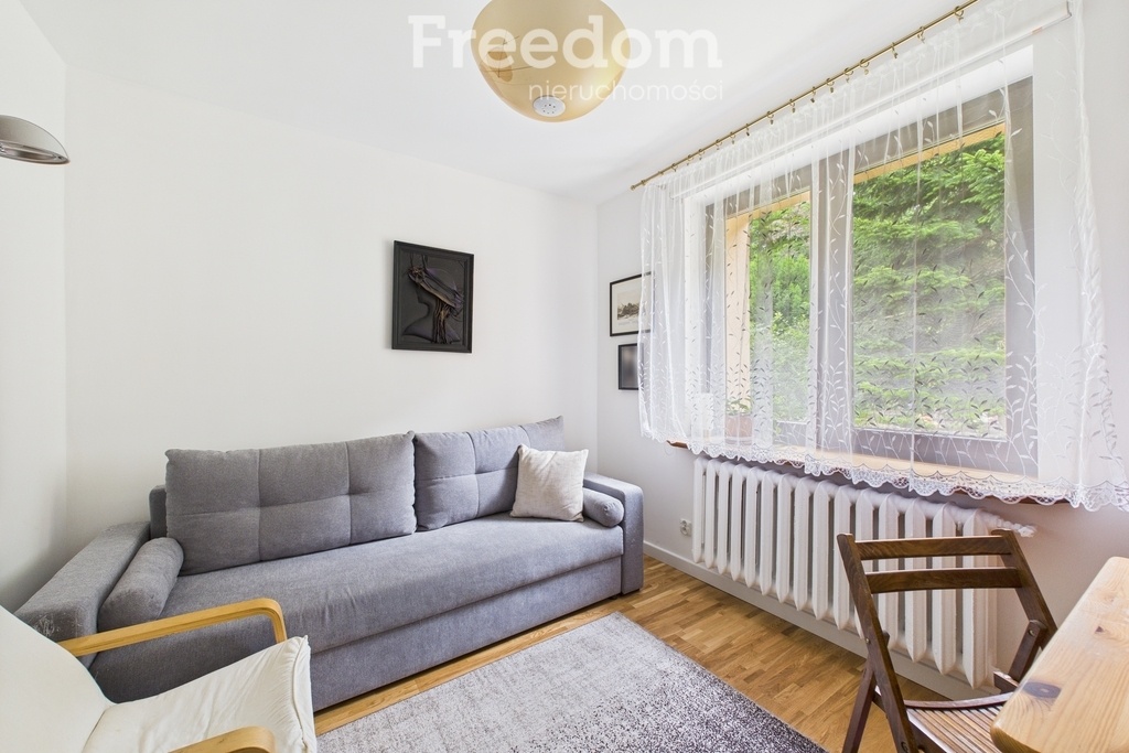 Elbląg FREEDOM NIERUCHOMOŚCISprzedam dom - Frombork, Elbląska. LokalizacjaDom usytuowany jest w cichej, spokojnej