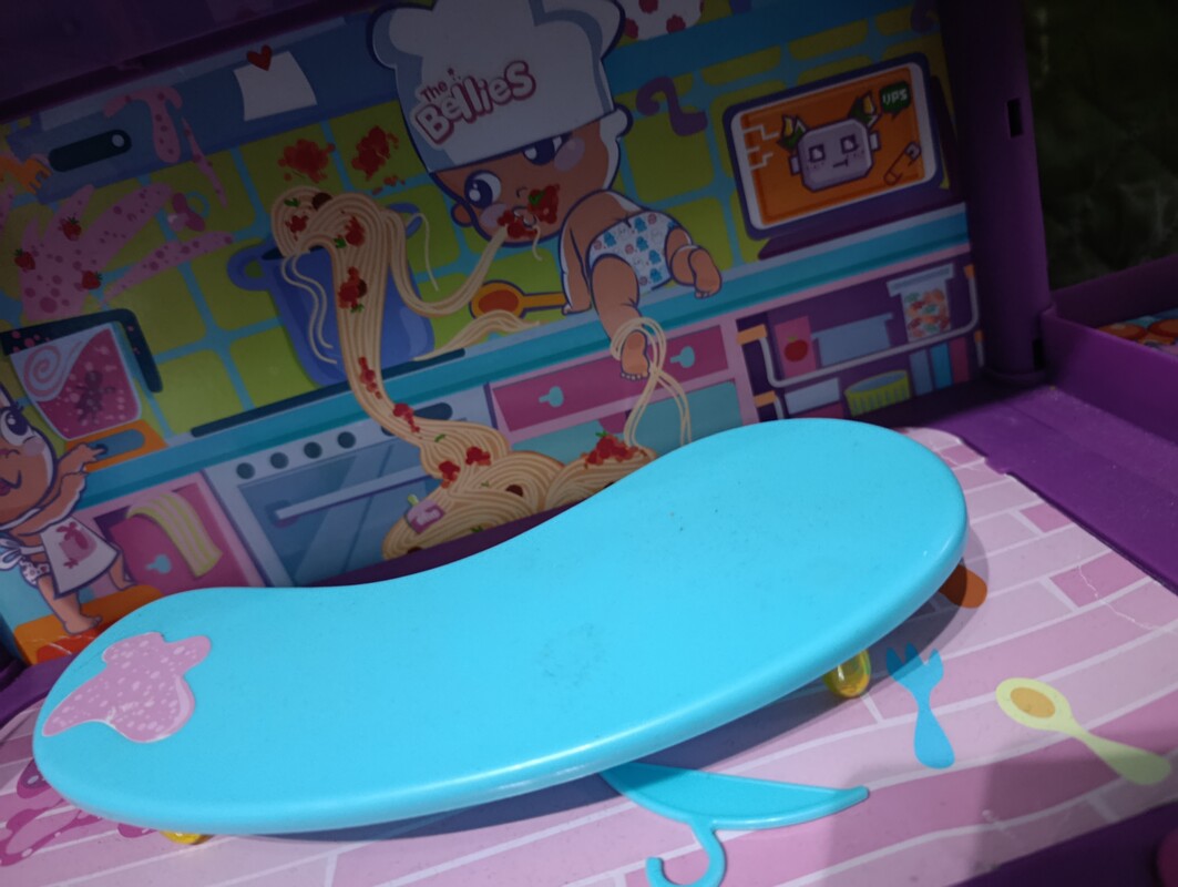 Elbląg Sprzedam duży domek wille the bellies
Stan bardzo dobry jedynie mała wada pokazana na zdjęciu. Kontakt sms