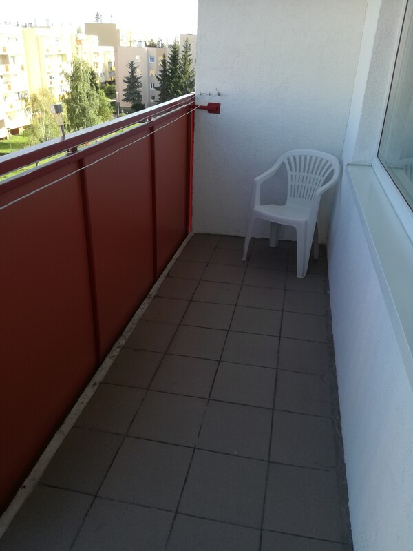 Elbląg Wynajmę kawalerkę o powierzchni 34m2 na osiedlu Nad Jarem. Mieszkanie posiada odrębny słoneczny