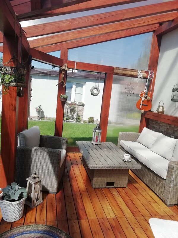 Elbląg Sprzedam dom w zabudowie bliźniaczej z dwoma garażami położony w Tolkmicku. Powierzchnia działki