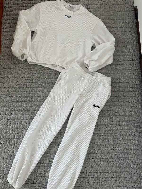 Elbląg Dresiki dla dziewczynki od 1 do 5latek. Bardzo dobre firmy Newbie, Kids Love, Zara... Dresiki są używane