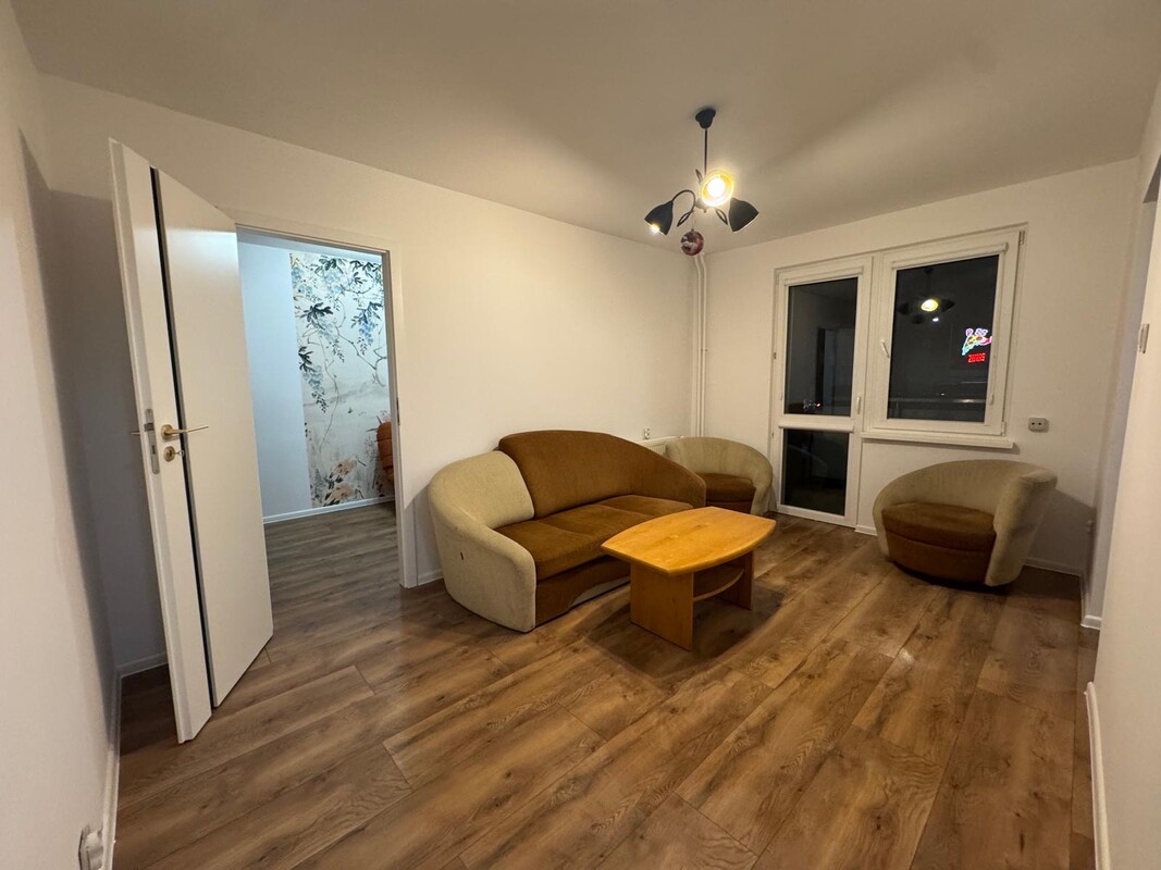 Elbląg Oferuję wynajem 2 pokoje plus balkon - jasne cieplutkie mieszkanie o powierzchni 34 m².
W Elblągu przy ul.