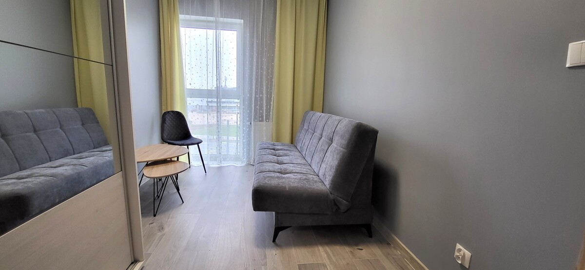 Elbląg KWADRAT NIERUCHOMOŚCImieszkanie 2 pokojowe w Regal ParkuII piętro, windaumeblowane i wyposażonegotowe do