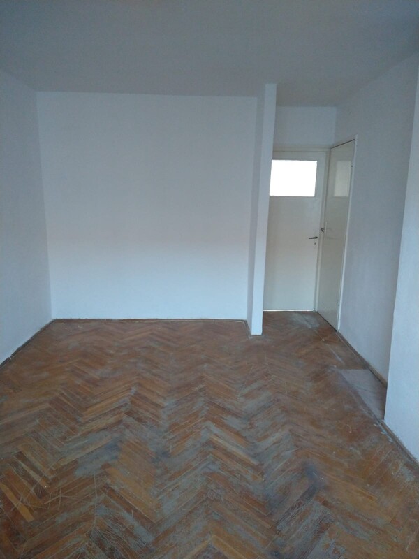 Elbląg 3 pokoje pełne światła z jasnym salonem i balkonem – idealne na wspólny czas i spotkania. To mieszkanie