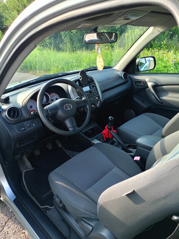 Elbląg Sprzedam Toyotę RAV4 2004r 1.8 Benz. 125Km przebieg 166700 z klimatyzacją.