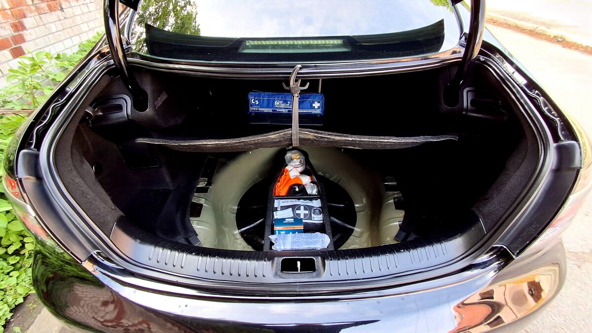 Elbląg SAAB 95 ng 2010r. 2.0 tid 160KM zadbany, idealny, garażowany,
, czarny metalic, jasna skóra, alu 17, led,