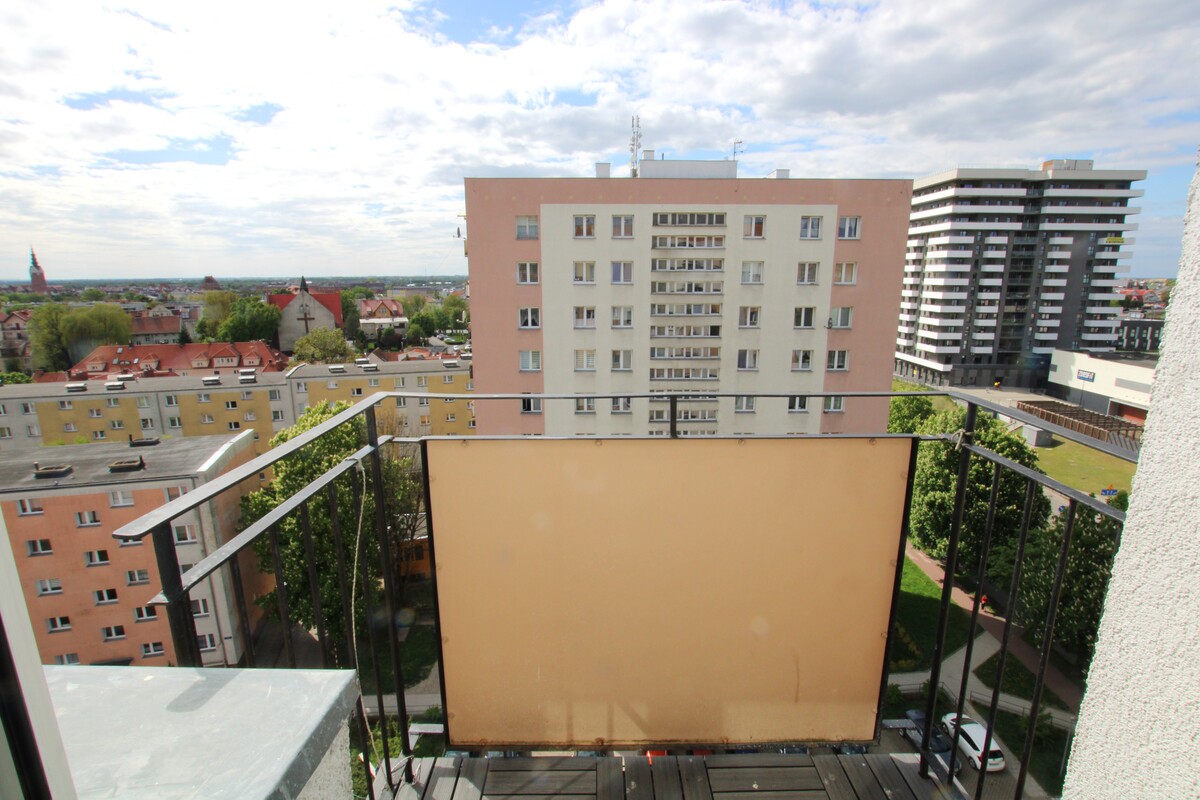 Elbląg NIERUCHOMOŚCI ANNA KRASZEWSKA 2-pokojowe mieszkanie po generalnym remoncie ul. Nowowiejska