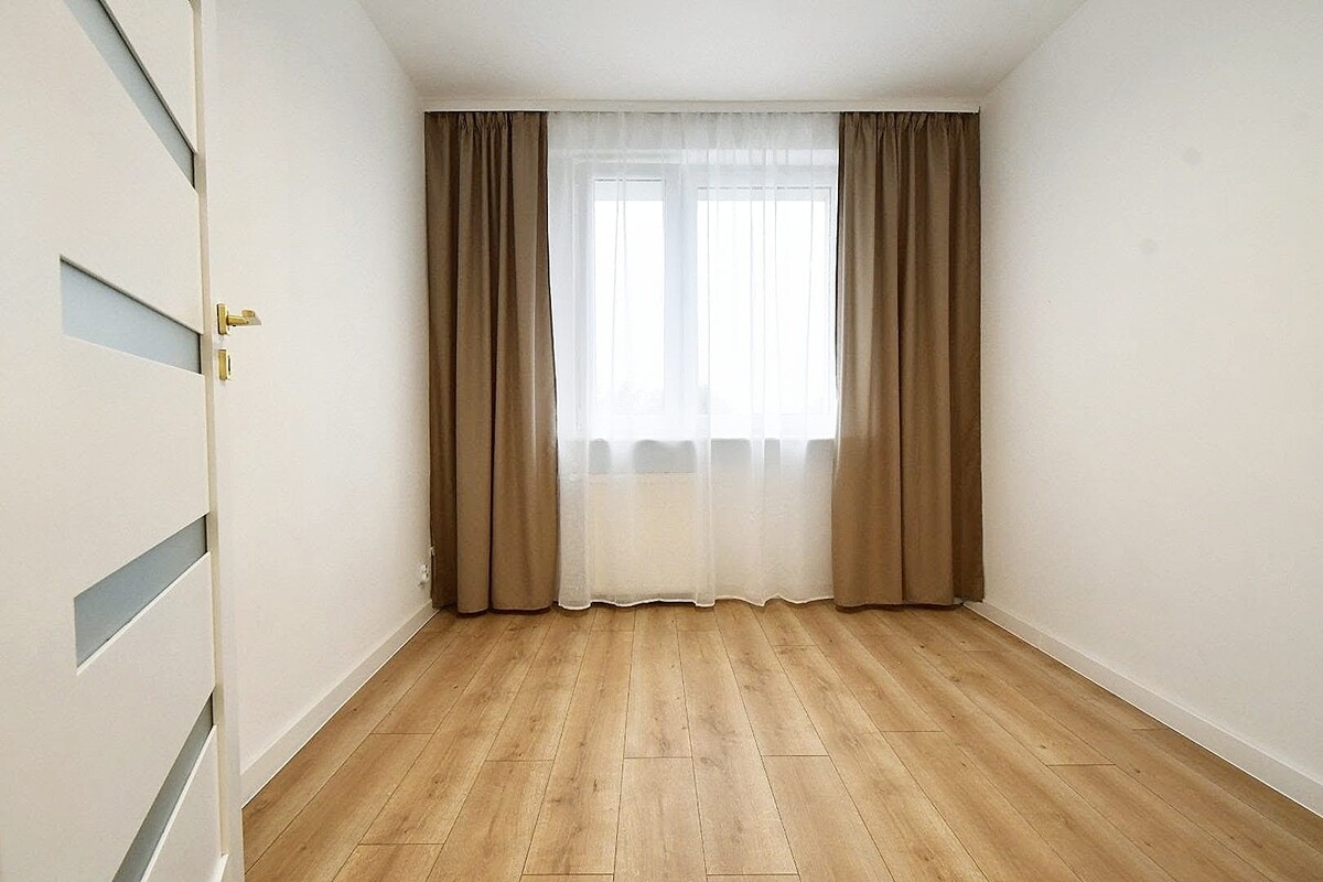Elbląg Sprzedam mieszkanie gotowe do wprowadzenia
- 3 pokoje
- oddzielna kuchnia
- 55m2