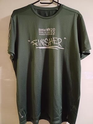 Elbląg Koszulka do biegania ADIDAS romiar L  stan bardzo dobry minus za nieco odklejone emblematy