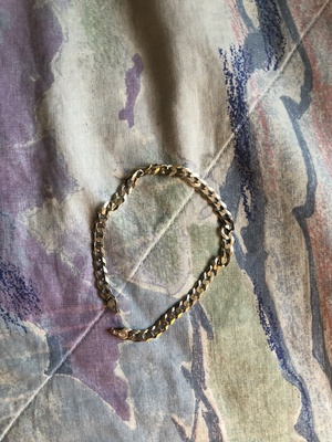 Elbląg Mam na sprzedaż bransoletke używaną srebrną próba 925,najwyższej jakości. Sprzedaję tanio i jako uszkodzoną, ze