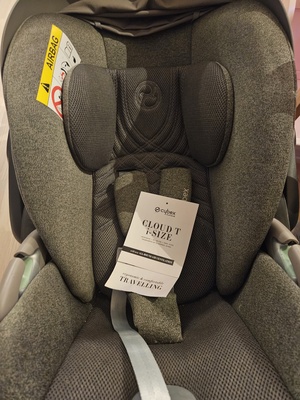 Elbląg Sprzedam nosidełko z obrotowa baza cybex cloudT i-Size z wkładką dla niemowląt, i wkładką regulująca   ciepło,