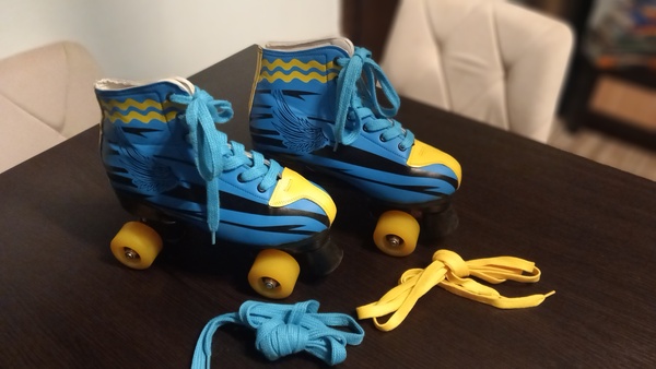 Elbląg Rolki, zestaw 3 ochraniaczy (na nadgarstki, łokcie i kolana), aby umożliwić korzystanie w pełni z przejażdżek