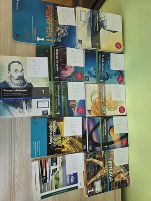 Elbląg Sprzedam podręczniki do liceum i technikum.