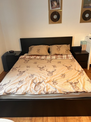 Elbląg Sprzedam komplet do sypialni Ikea Malm - łóżko ze stelażem 160/200 i czterema szufladami oraz dwie szafki nocne