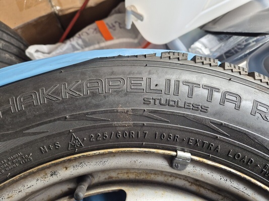 Elbląg VW Transporter T5 – komplet kół zimowych 225/60 R17 Hankook + felgi stalowe