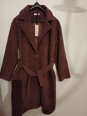 Elbląg SPRZEDAM NOWE PŁASZCZE ala bukla, zapinane na dwa guziki i wiązane w pasie, producent HC MODA ITALIA, szerokość