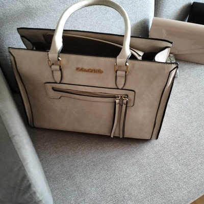 Elbląg Wyprzedaż torebek w różnych kolorach. 
3 z nich są nowe nie używane