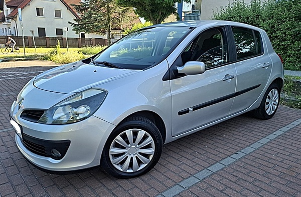 Elbląg REANAULT CLIO-  1.6 Benzyna ---BOGATE WYPOSAŻENIE  - STAN WZOROWY -opłaty do Marca 2026 r
