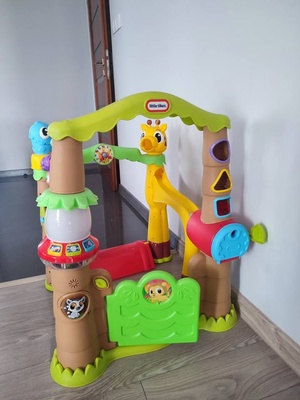 Elbląg Sprzedam plastikowy domek na drzewie firmy Little Tikes. Gra piosenki, świeci. Stan bardzo dobry.