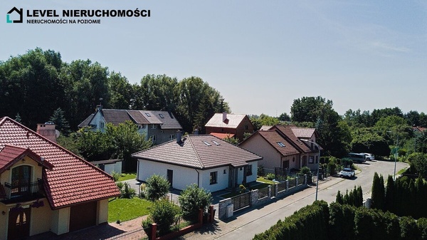Elbląg LEVEL NIERUCHOMOŚCI&nbsp; Dom wolnostojący w mieście&nbsp; ul. Klonowa&nbsp; NIERUCHOMOŚCI NA POZIOMIE