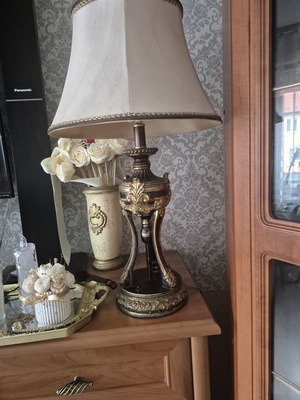 Elbląg Sprzedam dwie lampki nocne i dwa jednakowe wazony