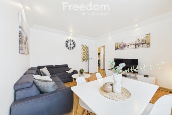 Elbląg FREEDOM NIERUCHOMOŚCISprzedam mieszkanie - Elbląg, Browarna.&nbsp;Na sprzedaż: 3-pokojowe mieszkanie po