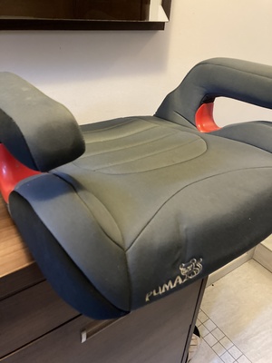 Elbląg Sprzedam fotelik (podkładkę ) samochodowy isofix. Stan bardzo dobry. Posiadam dwie sztuki, cena za sztukę  40 zł