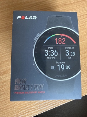 Elbląg Sprzedam zegarek sportowy POLAR VANTAGE V TITAN. Zegarek tytanowy z dwukolorowym paskiem M/L w bardzo dobrym