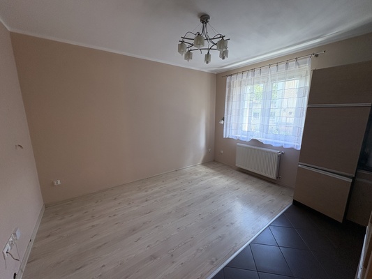 Elbląg Komfortowe 2 pokoje w sercu Elbląga z prywatnym ogródkiem i piwnicą!
Wynajmę funkcjonalne mieszkanie 34 m² na