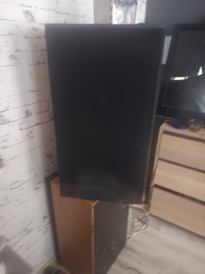 Elbląg Sprzedam lub zamienię uszkodzone kolumny altusy 140.. .Głośniki do wymiany. .Nie wiem ile sa warte takie