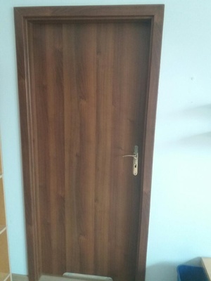 Elbląg SPRZEDAM 2 sztuki:
DRZWI 80-tki PRAWE z OŚCIEŻNICĄ REGULOWANĄ 100-140mm
CENA 1 sztuki /komplet drzwi z