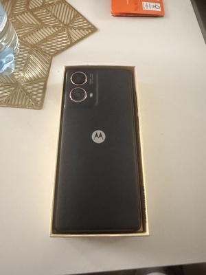 Elbląg Witam sprzedam moto g85 5g jak nóweczka parę razy uztkowana telefon był brany na firmę i jest w całości