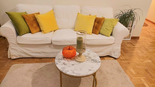 Elbląg Kwietnik retro
Krzesla
Szafka retro oszklona
Fotel unikalny
Lustro z OKIENNICAMI
Stolik