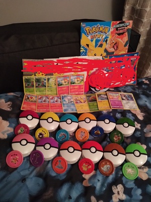 Elbląg Sprzedam karty i wyrzutnie Pokemon, stan jak na zdjęciach, odbiór osobisty, zainteresowanych proszę o kontakt