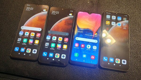 Elbląg Sprzedam 4 telefony komórkowe 
3x Xiaomi Redmi 9AT
1x Samsung Galaxy A10
Telefony sprawne, bez