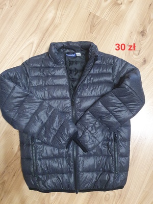 Elbląg Sprzedam kurtki chłopięce w rozm. 140 cm. Kurtki są używane, ale w bardzo dobrym stanie.
Zdjęcie 1: kurtka