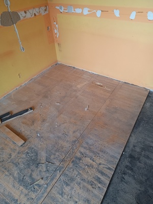 Elbląg Oddam parkiet po demontażu po pakowany w workach za paczkę papierosów LM jest 10 worków duże. I złom też za