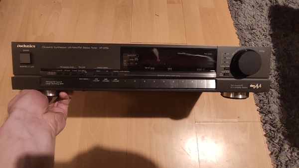 Elbląg Sprzedam tuner Technics ST-G70L w bardzo dobrym stanie wizualnym. Sprzęt w pełni sprawny. 
Model: Technics
