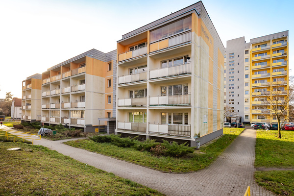 Elbląg NOVA STREFA NIERUCHOMOŚCISprzedamSłoneczna i przytulna&nbsp; kawalerka 34m2 na 2 piętrze&ndash; ul. Wiejska,