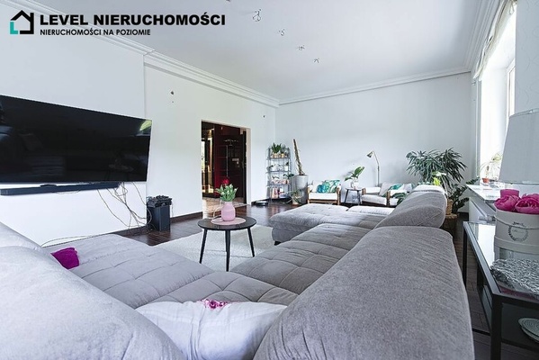 Elbląg LEVEL NIERUCHOMOŚCIPosesja w mieścieul. Okrężna, ElblągNIERUCHOMOŚCI NA POZIOMIE