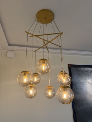 Elbląg Sprzedam żyrandole. Stylowy i nowoczesny. Cena 180 zł za każdy