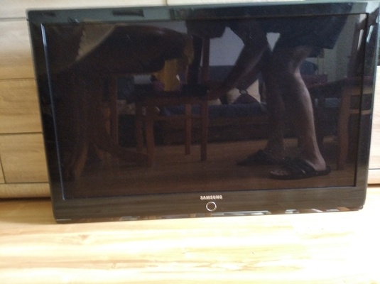Elbląg Sprzedam telewizor marki Samsung 40 cali ekran. Bardzo pięknie odbiera jest zadbany