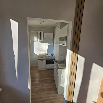 Elbląg DOM NIERUCHOMOŚCIOFERUJEMY NA SPRZEDAŻMIESZKANIE 1&nbsp; POKOJOWEPow. &nbsp; 27&nbsp; m2Bezpośrednio Przy Parku