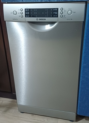 Elbląg Sprzedam zmywarke Bosch seria 6 wolnostojąca wymiary 45x60 z dodatkową szufladą na sztućce stan dobry 100%