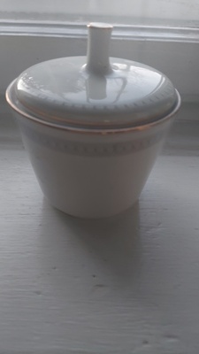 Elbląg Piekna
porcelanowana
sygnowana
cukiernica