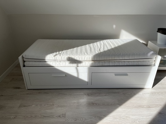 Elbląg Sprzedam łóżko Brimnes (200x160/ 200x80) + 2 materace Malfors - IKEA. Posiadam dwa takie łóżka, cena dotyczy