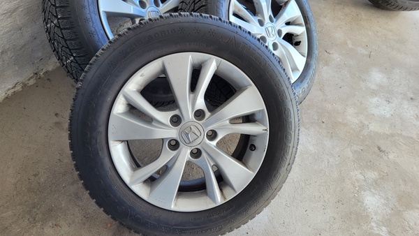 Elbląg Felgi + Opnony zimowe 215/60 R16
Rozstaw śrub 5x114,3 otwór 64,1