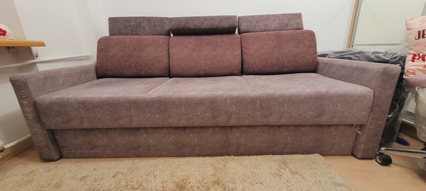 Elbląg Sprzedam rozkładaną kanapę, wierzchnia tapicerka na bokach potraktowana przez kocie pazurki (widoczne na